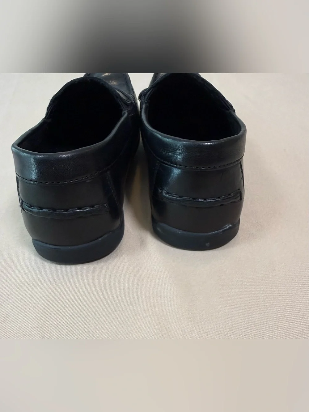 Florsheim Kids Boys Black Leather Penny Loafers, Size 5.5 Medium.